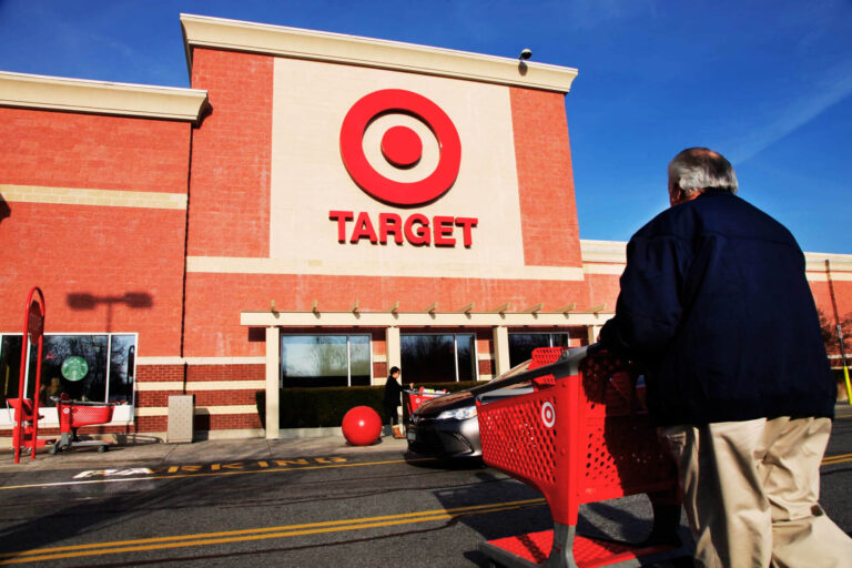 Does Target pay weekly? 2023 (All you need to know)